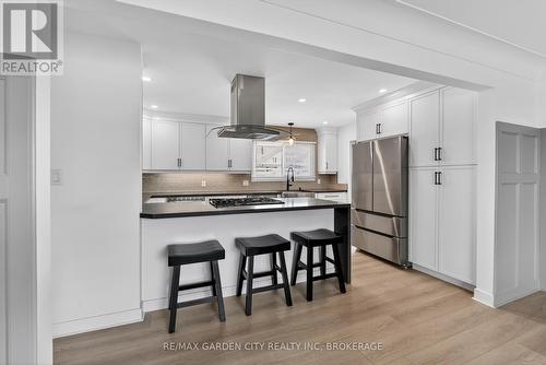 77 Balmoral Avenue, Welland (Lincoln/Crowland), ON - Indoor Photo Showing Kitchen