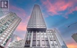 4005 - 8 WELLESLEY WEST STREET  Toronto, ON M4Y 0J5