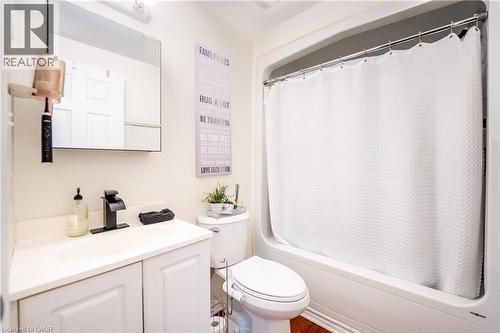 30 Fallowfield Drive, Kitchener, ON - Indoor Photo Showing Bathroom