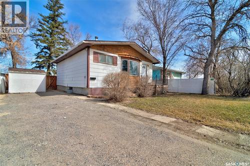 1230 Dewdney Avenue E, Regina, SK - Outdoor