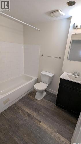 407 U Avenue S, Saskatoon, SK - Indoor Photo Showing Bathroom