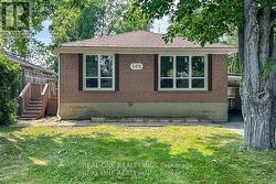 105 AURORA HEIGHTS DRIVE  Aurora, ON L4G 2X1