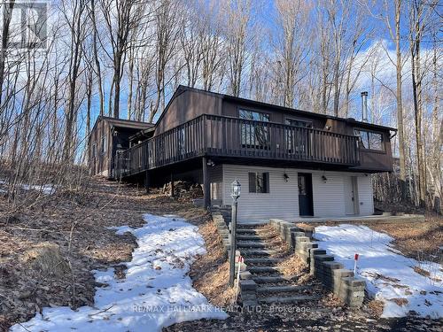 33 HURON WOODS DRIVE  Oro-Medonte, ON L0K 1E0