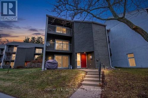 219 - 1102 HORSESHOE VALLEY ROAD  Oro-Medonte, ON L4M 4Y8