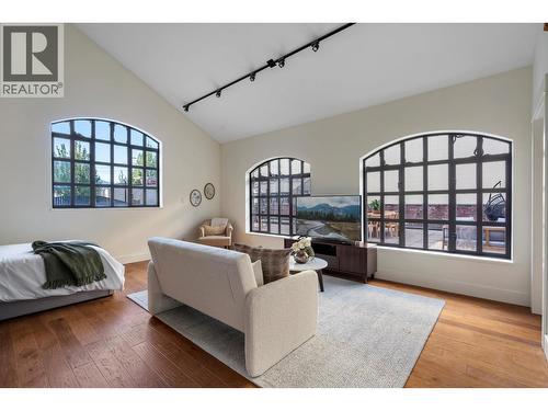 33 E 6Th Avenue, Vancouver, BC 