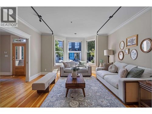 33 E 6Th Avenue, Vancouver, BC 