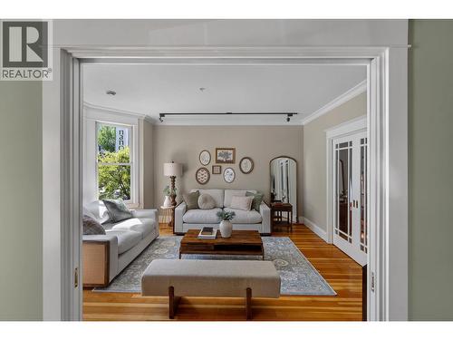 33 E 6Th Avenue, Vancouver, BC 