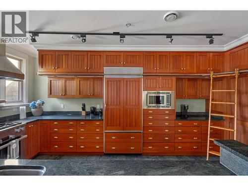 33 E 6Th Avenue, Vancouver, BC 