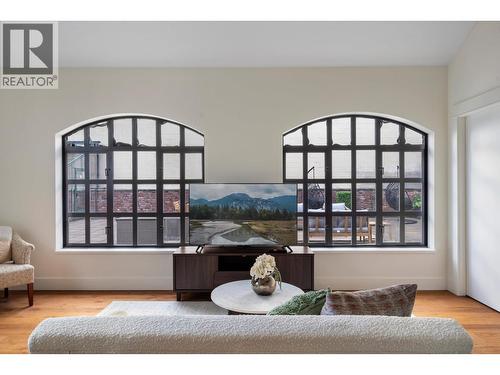 33 E 6Th Avenue, Vancouver, BC 