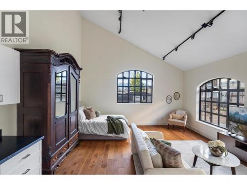 33 E 6Th Avenue, Vancouver, BC 