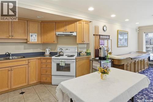 304 1622A Acadia Drive, Saskatoon, SK - Indoor Photo Showing Kitchen With Double Sink