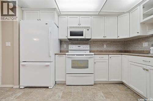 304 1622A Acadia Drive, Saskatoon, SK - Indoor Photo Showing Kitchen