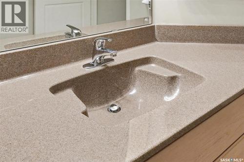 304 1622A Acadia Drive, Saskatoon, SK - Indoor Photo Showing Bathroom