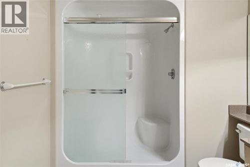 304 1622A Acadia Drive, Saskatoon, SK - Indoor Photo Showing Bathroom