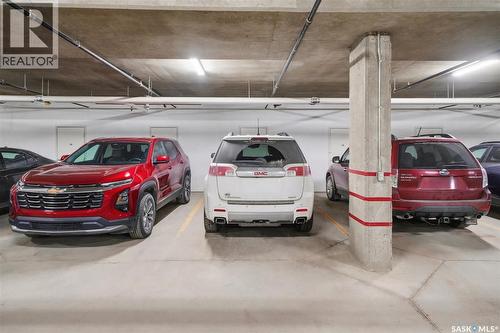 304 1622A Acadia Drive, Saskatoon, SK - Indoor Photo Showing Garage