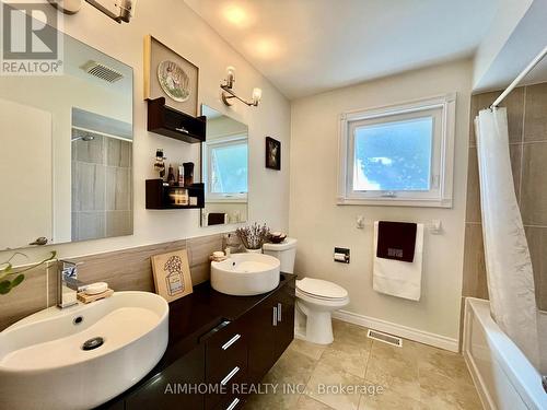 68 Sawley Drive, Toronto, ON - Indoor Photo Showing Bathroom