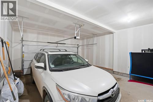 342 Stilling Manor, Saskatoon, SK - Indoor Photo Showing Garage