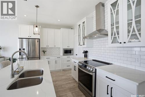 342 Stilling Manor, Saskatoon, SK - Indoor Photo Showing Kitchen With Double Sink With Upgraded Kitchen