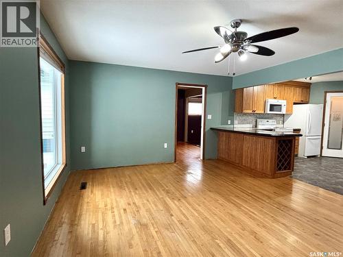 413 Maple Street, Maple Creek, SK - Indoor Photo Showing Kitchen
