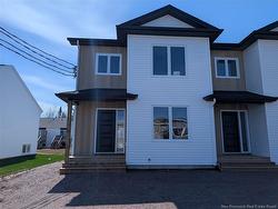 148 Ernest ST Dieppe, NB E1A 4T2