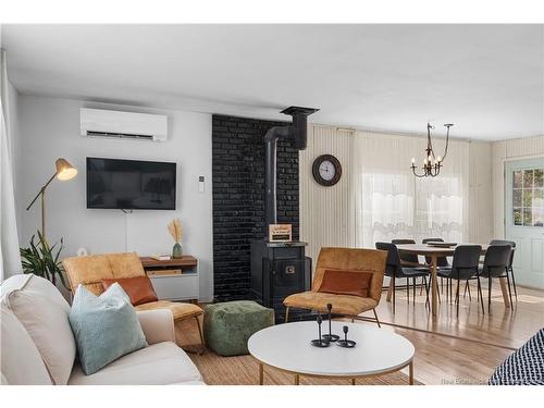 60 Third Ave, Pointe-Du-Chêne, NB 