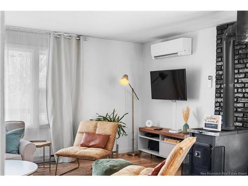 60 Third Ave, Pointe-Du-Chêne, NB 