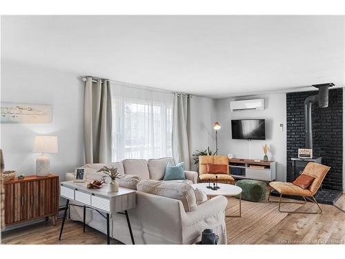 60 Third Ave, Pointe-Du-Chêne, NB 