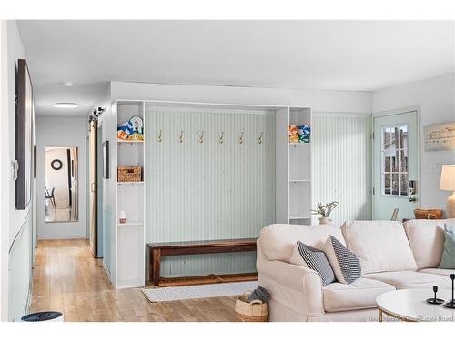 60 Third Ave, Pointe-Du-Chêne, NB 