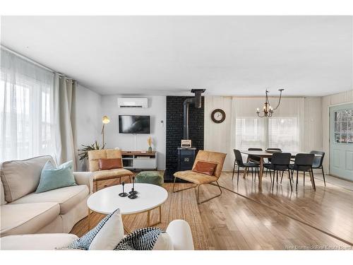 60 Third Ave, Pointe-Du-Chêne, NB 