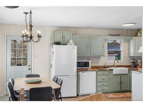 60 Third Ave, Pointe-Du-Chêne, NB 