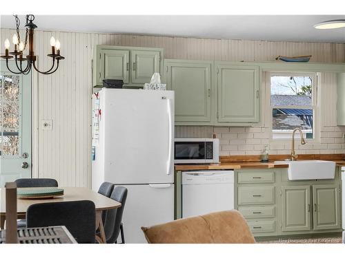 60 Third Ave, Pointe-Du-Chêne, NB 