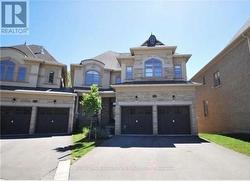 2366 CHATEAU COMMON  Oakville, ON L6M 0S1