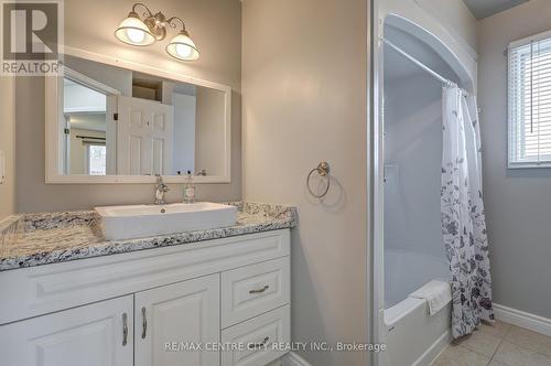 42 Oldewood Crescent, St. Thomas, ON - Indoor Photo Showing Bathroom