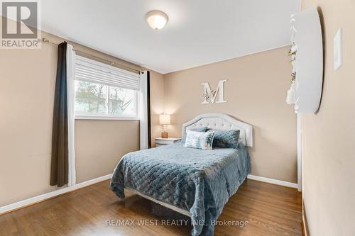 941 Stainton Drive, Mississauga, ON - Indoor Photo Showing Bedroom