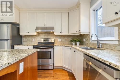 53 Heathside Crescent, Halifax, NS - Indoor Photo Showing Kitchen With Double Sink With Upgraded Kitchen