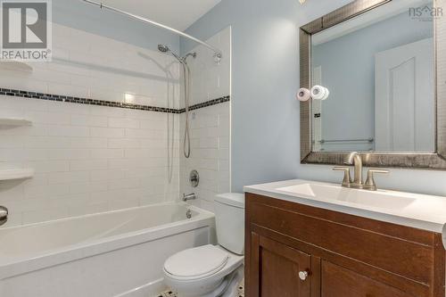 53 Heathside Crescent, Halifax, NS - Indoor Photo Showing Bathroom