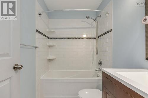 53 Heathside Crescent, Halifax, NS - Indoor Photo Showing Bathroom