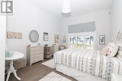 Primary Bedroom w/walk-in closet & 5pc ensuite - 