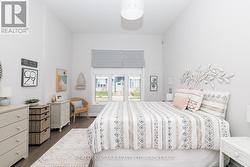 Primary Bedroom w/walk-in closet & 5pc ensuite - 