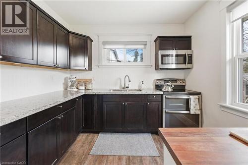 199 Kensington Avenue S, Hamilton, ON - Indoor Photo Showing Kitchen