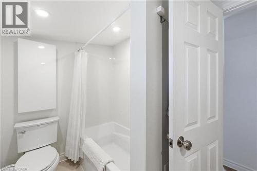 199 Kensington Avenue S, Hamilton, ON - Indoor Photo Showing Bathroom