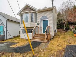 38 Bianca Court  Middle Sackville, NS B4E 3E2