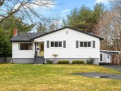 13 Clifford Drive  Dartmouth, NS B2W 1T7