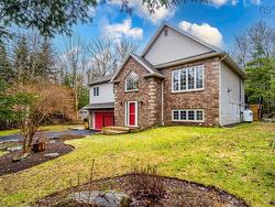 32 Bristol Avenue  Stillwater Lake, NS B3Z 1G7