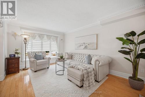 Living Room - 1311 Underwood Drive, Mississauga, ON - Indoor Photo Showing Living Room