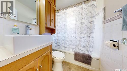 2711 Montreal Crescent, Regina, SK - Indoor Photo Showing Bathroom