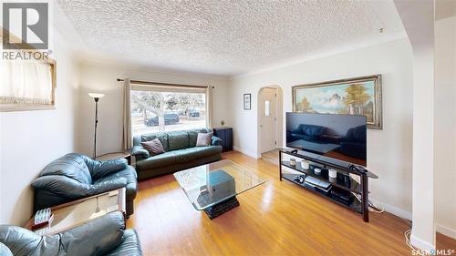 2711 Montreal Crescent, Regina, SK - Indoor Photo Showing Living Room