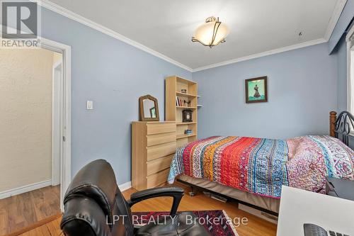 31 Patrick Drive, Aurora, ON - Indoor Photo Showing Bedroom