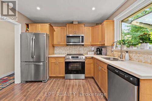 Bright & Cheerful Kitchen - 31 Patrick Drive, Aurora, ON - Indoor Photo Showing Kitchen With Double Sink