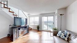 LPH19 - 39 ONEIDA CRESCENT Richmond Hill, ON L4B 4T9